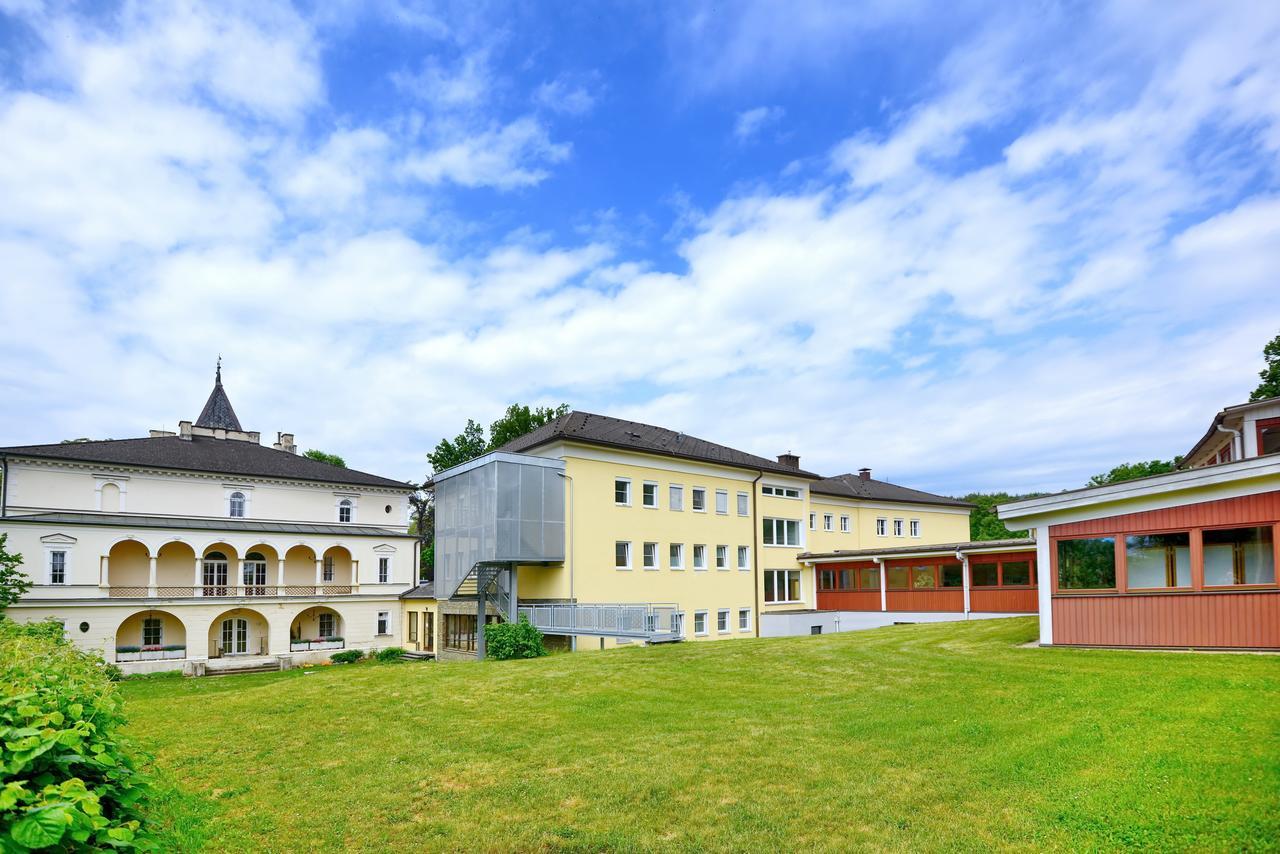 Hotel Bildungshaus Schloss Krastowitz Klagenfurt am Woerthersee Exteriér fotografie